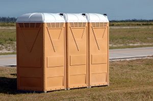 comparing-traditional-restrooms-and-portaloos